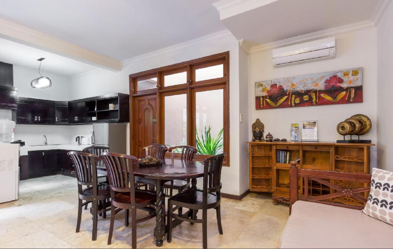 Kuta Holiday Villas 外观 照片